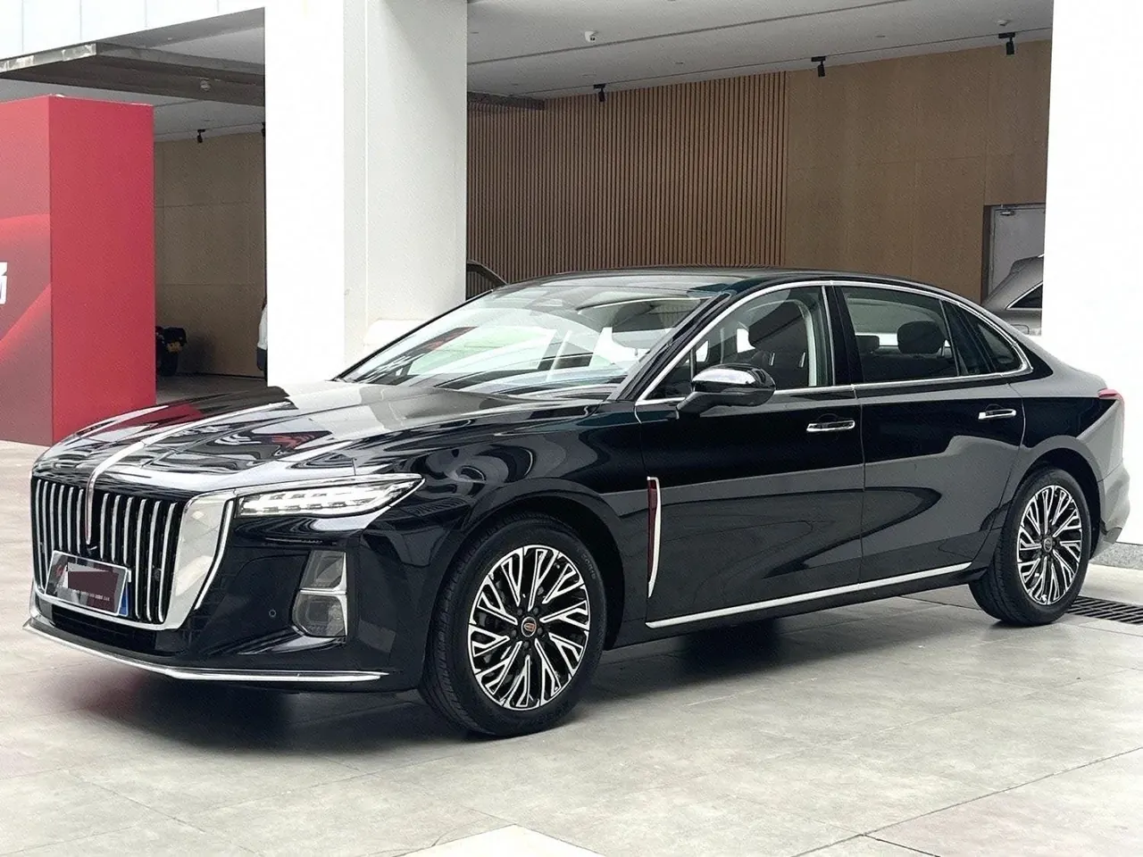 HongQi 2025 H5 2.0T Flag Chang 500000 Commemorative Automatic Gear - View 1