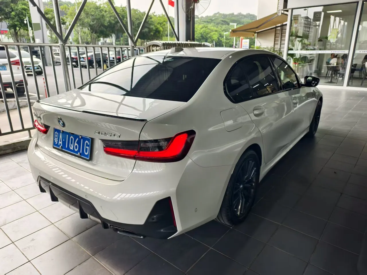 BMW 3 Series 2024 325Li 2.0T M Sports Obsidian Night Suit Automatic Gear 2