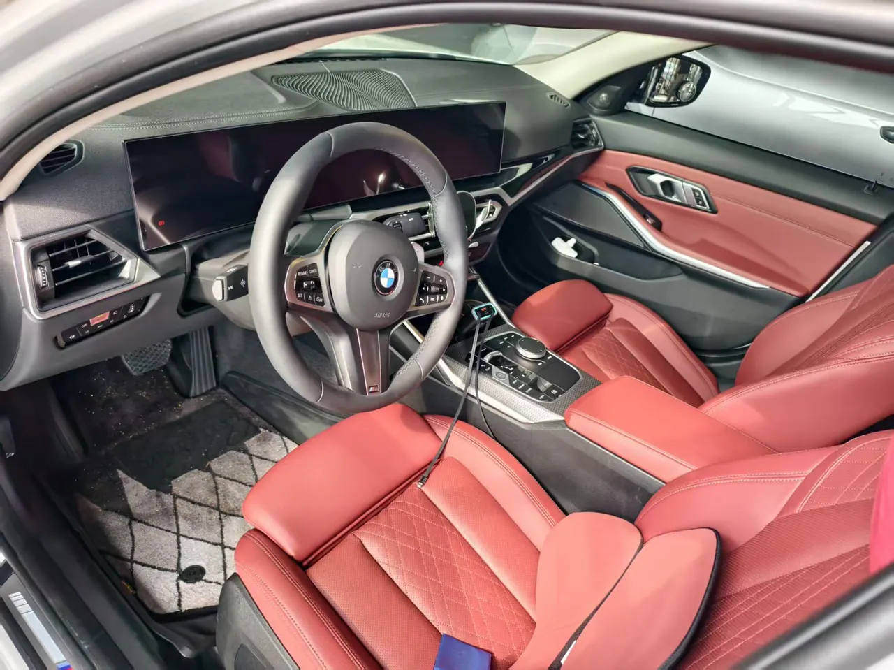 BMW 3 Series 2024 325Li 2.0T M Sports Obsidian Night Suit Automatic Gear 5