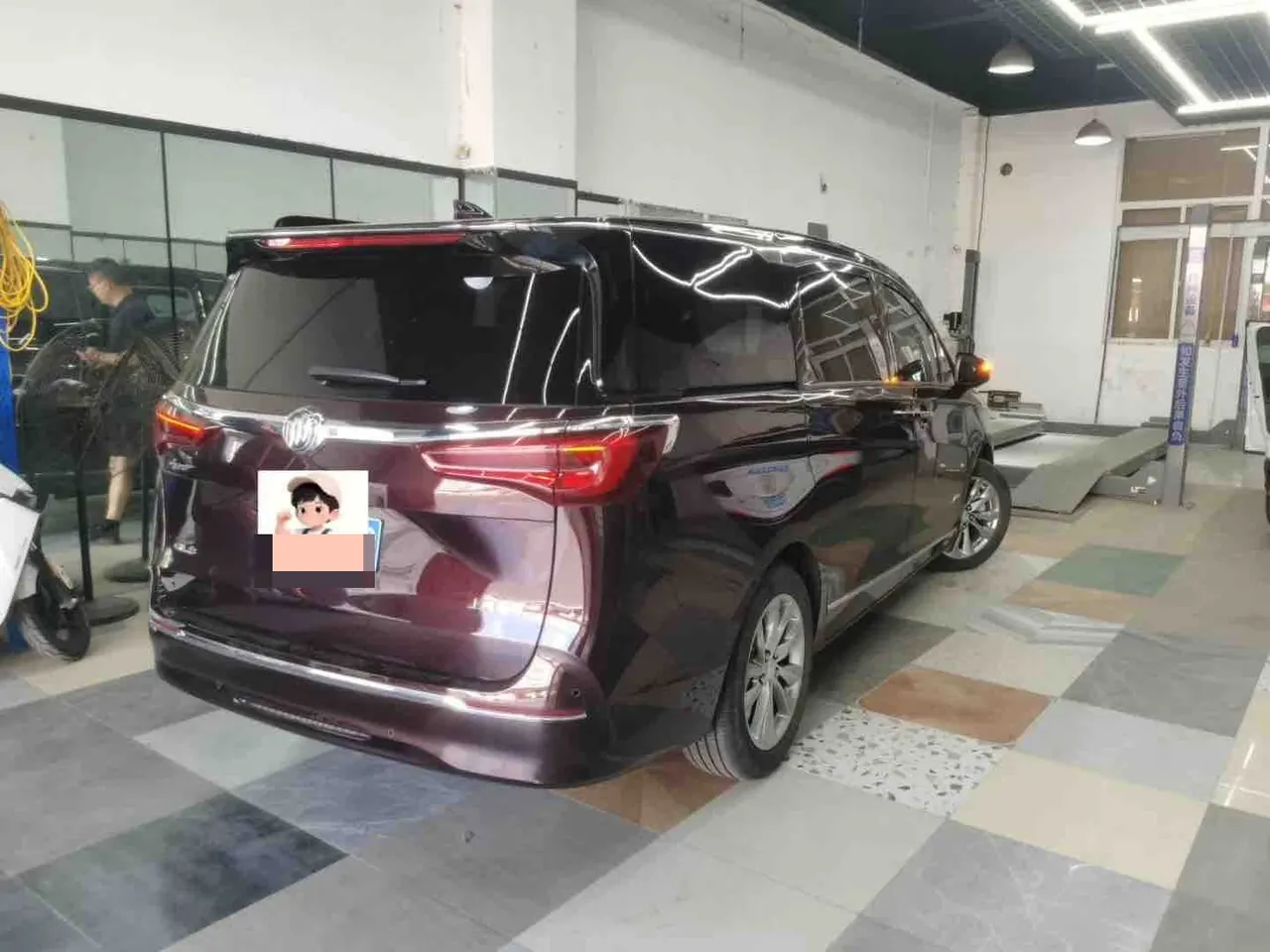 Buick 2022 GL8 Avenir 48V 2.0T Six-seat Hyun Edition Automatic Gear 4