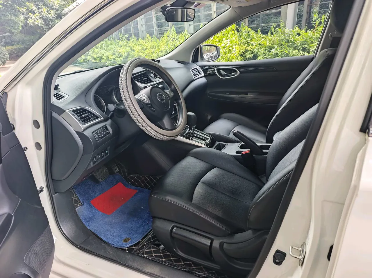 Nissan 2022 Sylphy Classic 1.6 Stepless XL Deluxe Automatic Gear 3