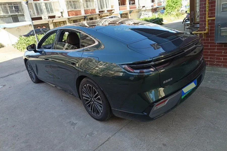 Geely Galaxy 2025 Xingyao 8 EM-i 1.5 130km Premium Edition Automatic Gear 2
