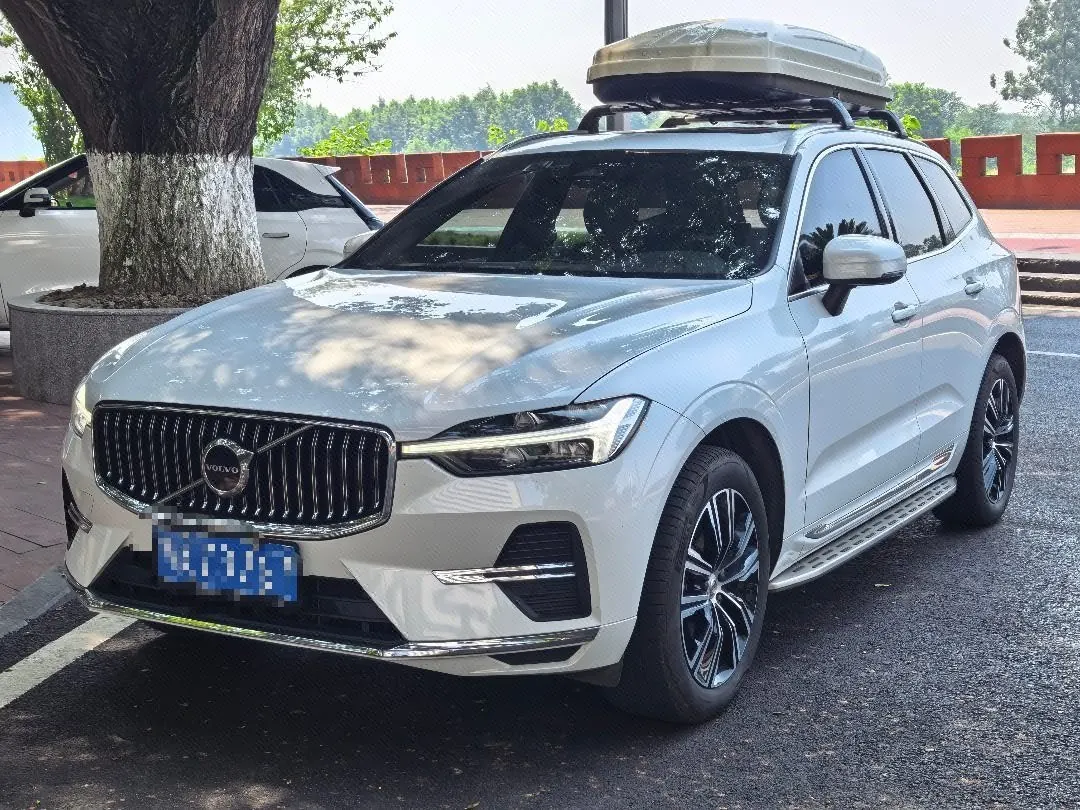 Volvo 2022 XC60 48V 2.0T B5 4-wheel drive Zhiyuan Deluxe Edition Automatic Gear - View 1
