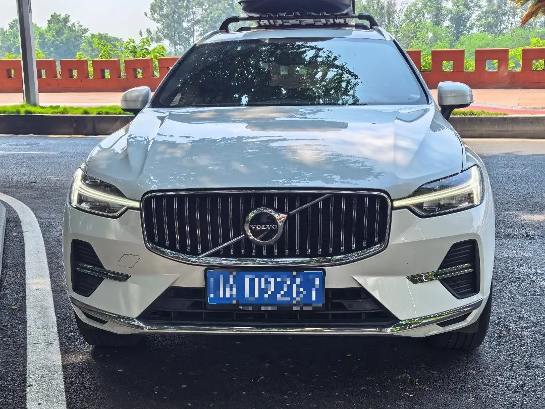 Volvo 2022 XC60 48V 2.0T B5 4-wheel drive Zhiyuan Deluxe Edition Automatic Gear 2