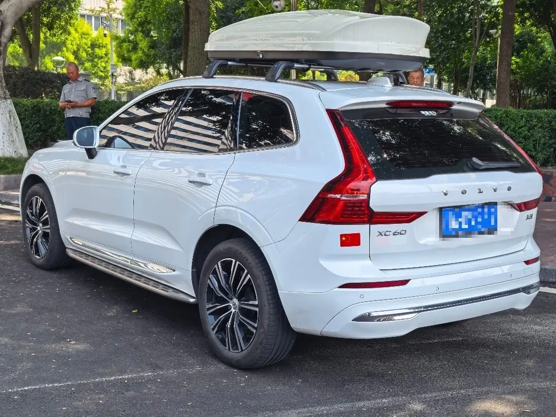 Volvo 2022 XC60 48V 2.0T B5 4-wheel drive Zhiyuan Deluxe Edition Automatic Gear 3