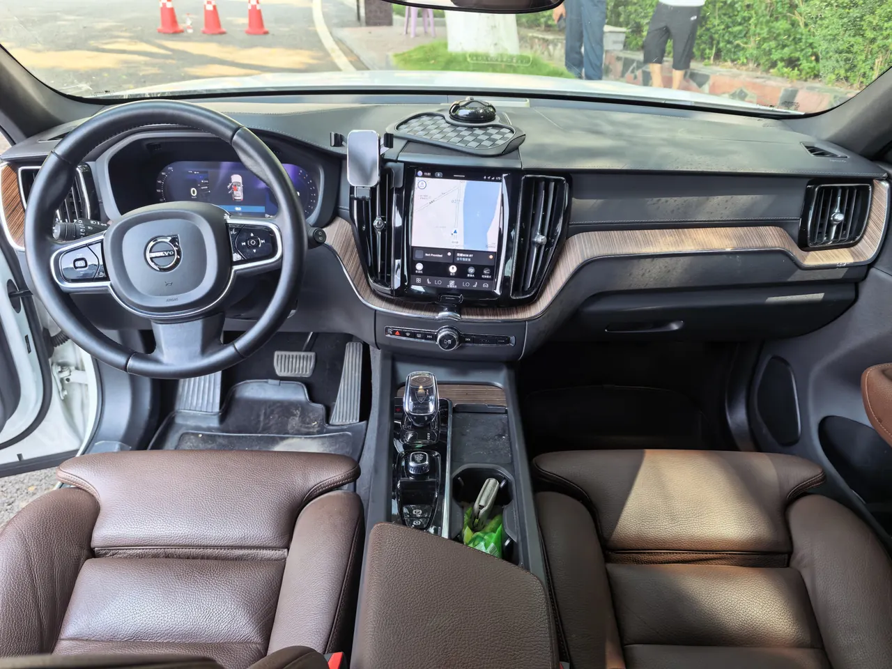Volvo 2022 XC60 48V 2.0T B5 4-wheel drive Zhiyuan Deluxe Edition Automatic Gear 4