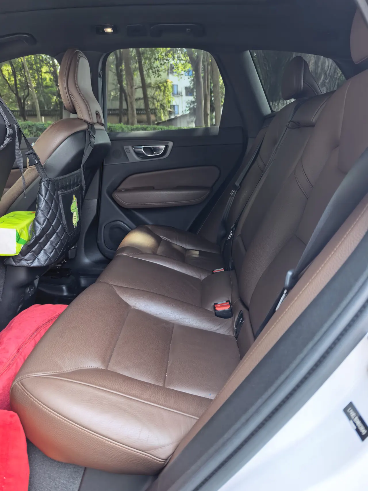 Volvo 2022 XC60 48V 2.0T B5 4-wheel drive Zhiyuan Deluxe Edition Automatic Gear 6