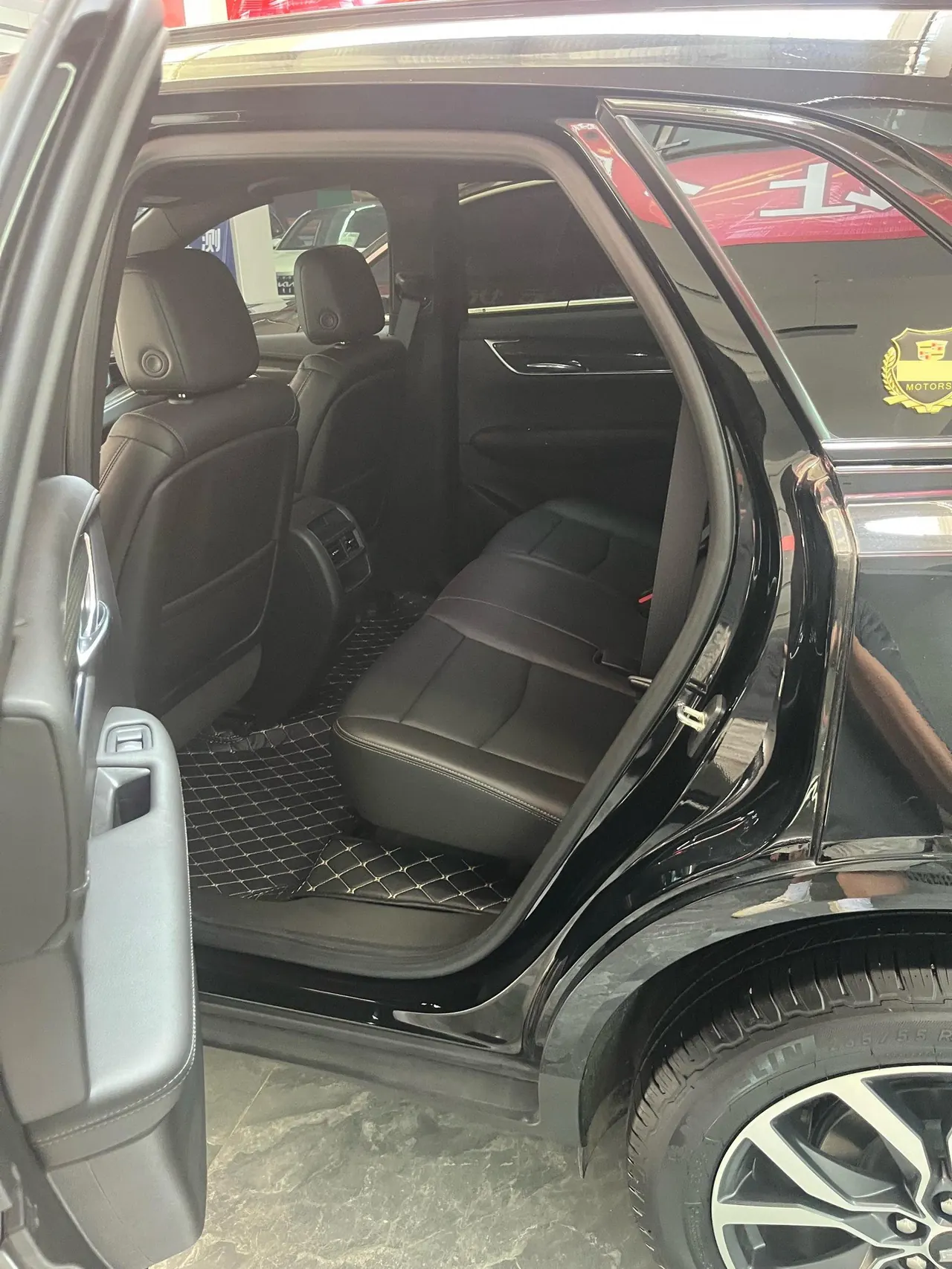 Cadillac 2024 XT5 48V 2.0T 4-wheel drive luxury (hummingbird version) automatic gear 2