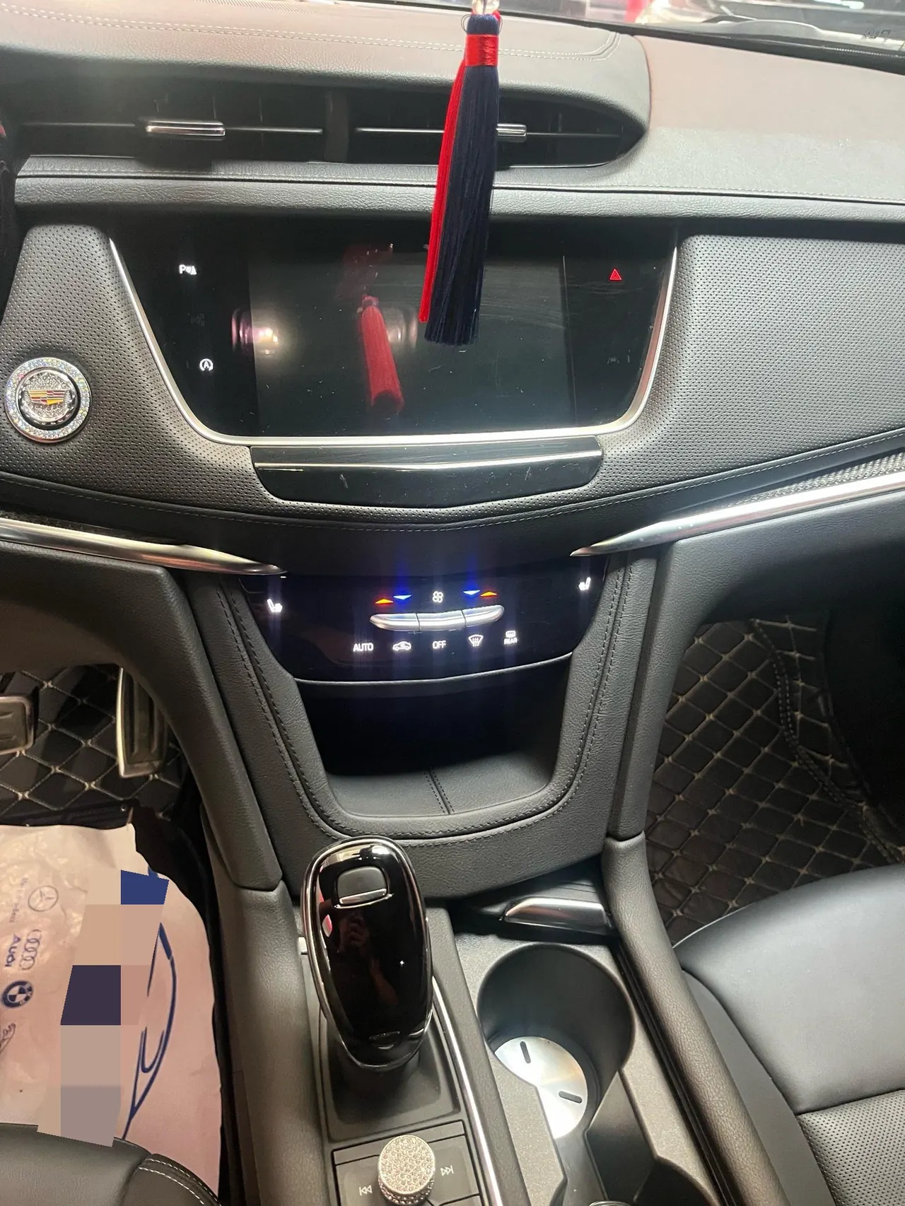 Cadillac 2024 XT5 48V 2.0T 4-wheel drive luxury (hummingbird version) automatic gear 8