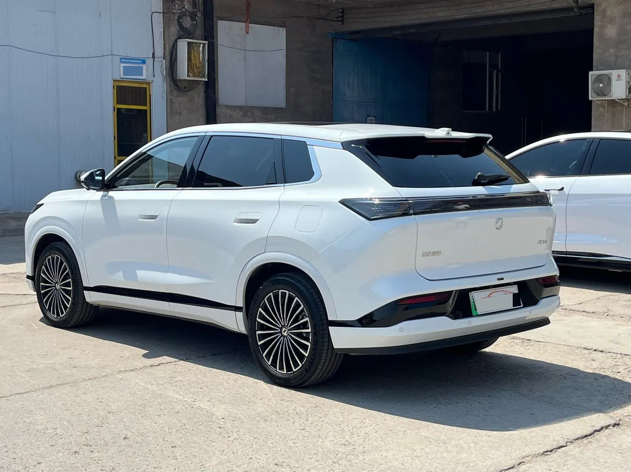 Aeolus 2025 L8 1.5T 185KM Dream Edition Automatic Gear 4