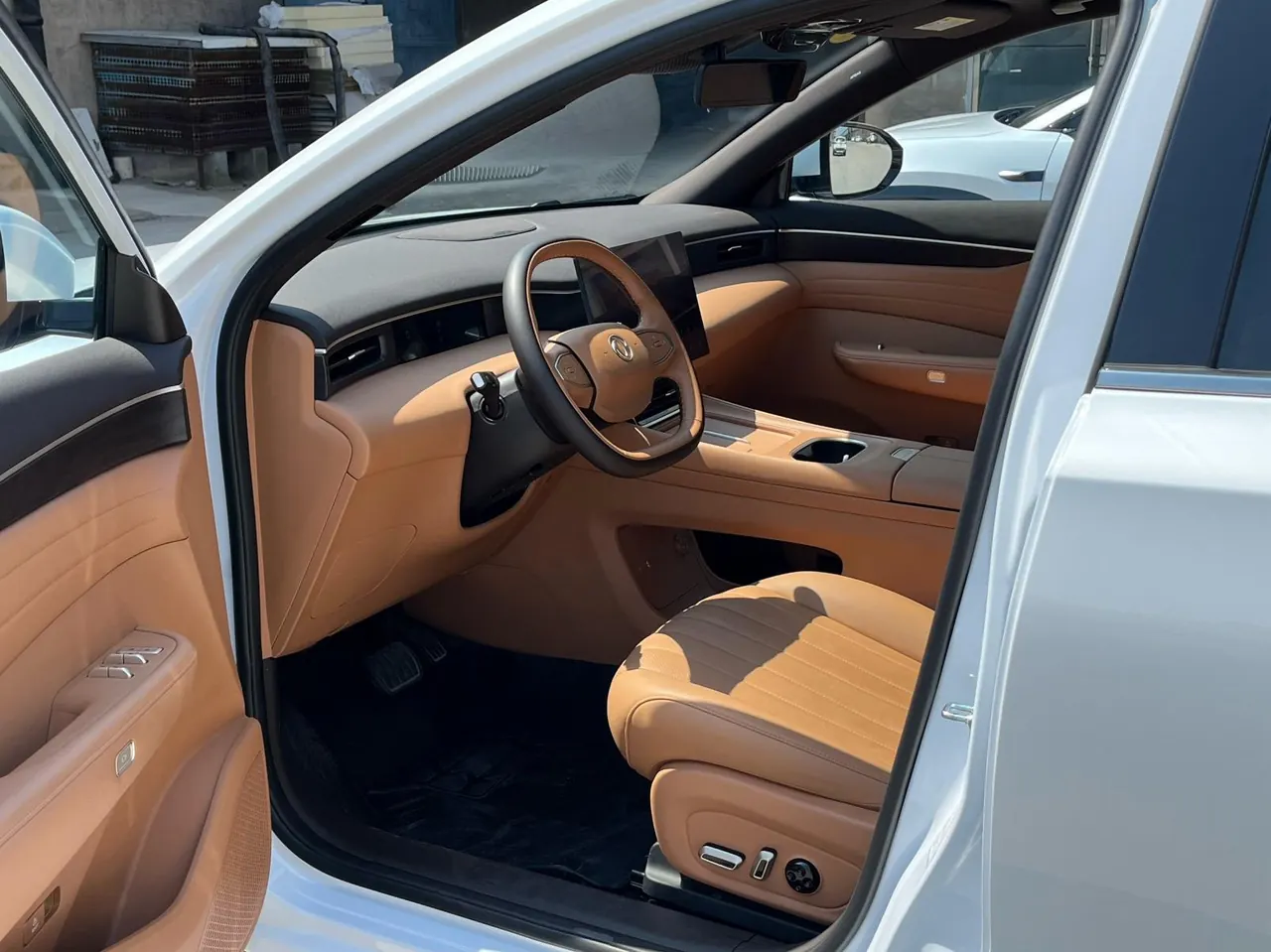 Aeolus 2025 L8 1.5T 185KM Dream Edition Automatic Gear 7