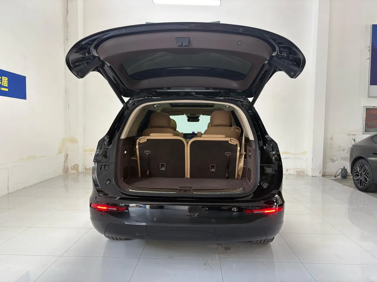 AITO 2024 AITO M7 Smart Drive Four-wheel Drive Ultra Edition 6-seat Automatic Gear 17