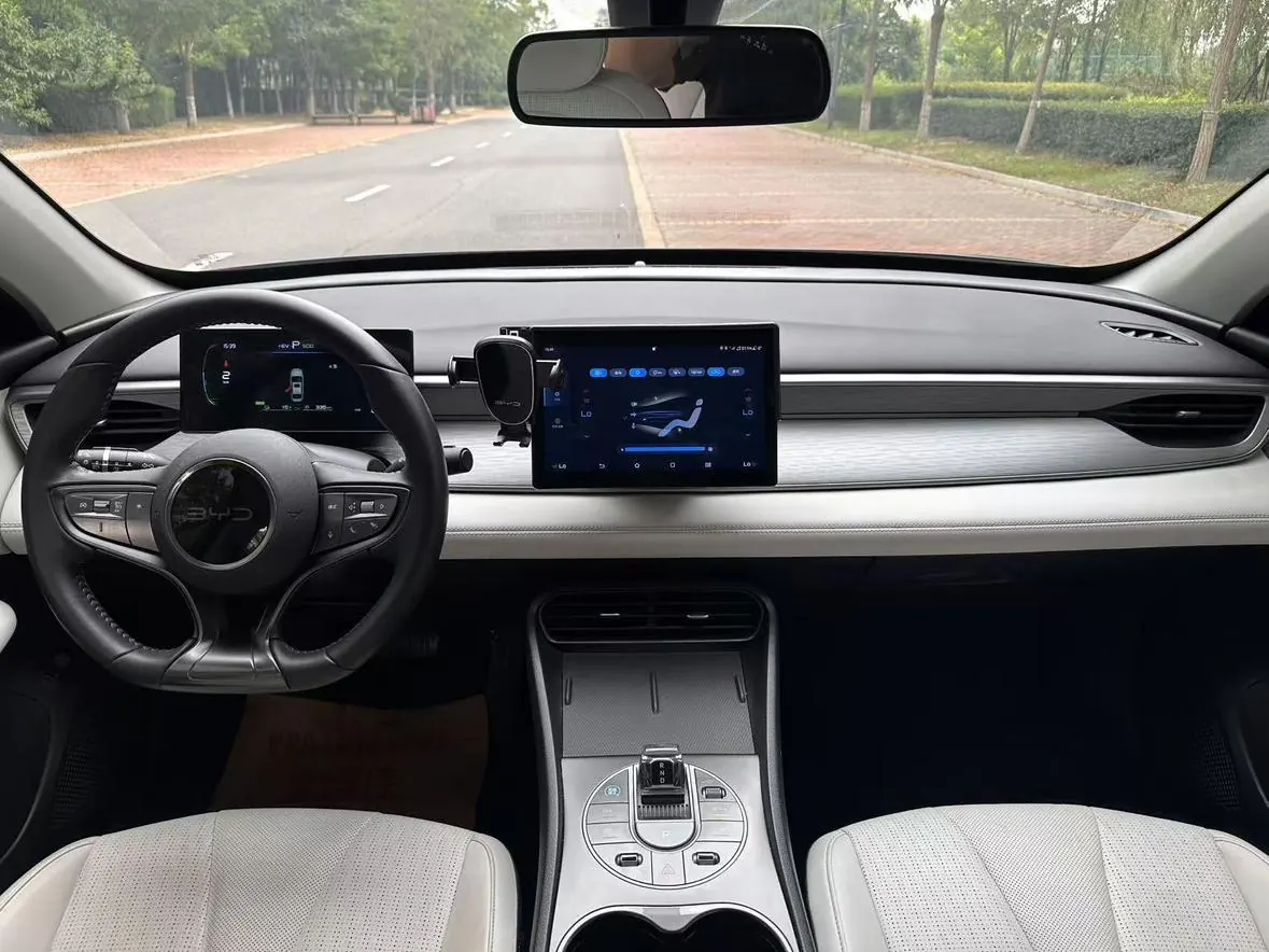 BYD 2025 seals 05 DM-i 1.5 stepless smart driving version 55KM luxury automatic gear 8
