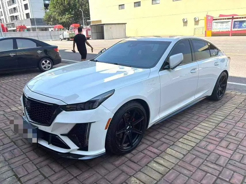 Cadillac 2022 CT5 2.0T 28T Luxury (Standard Edition) Automatic Gear - View 1