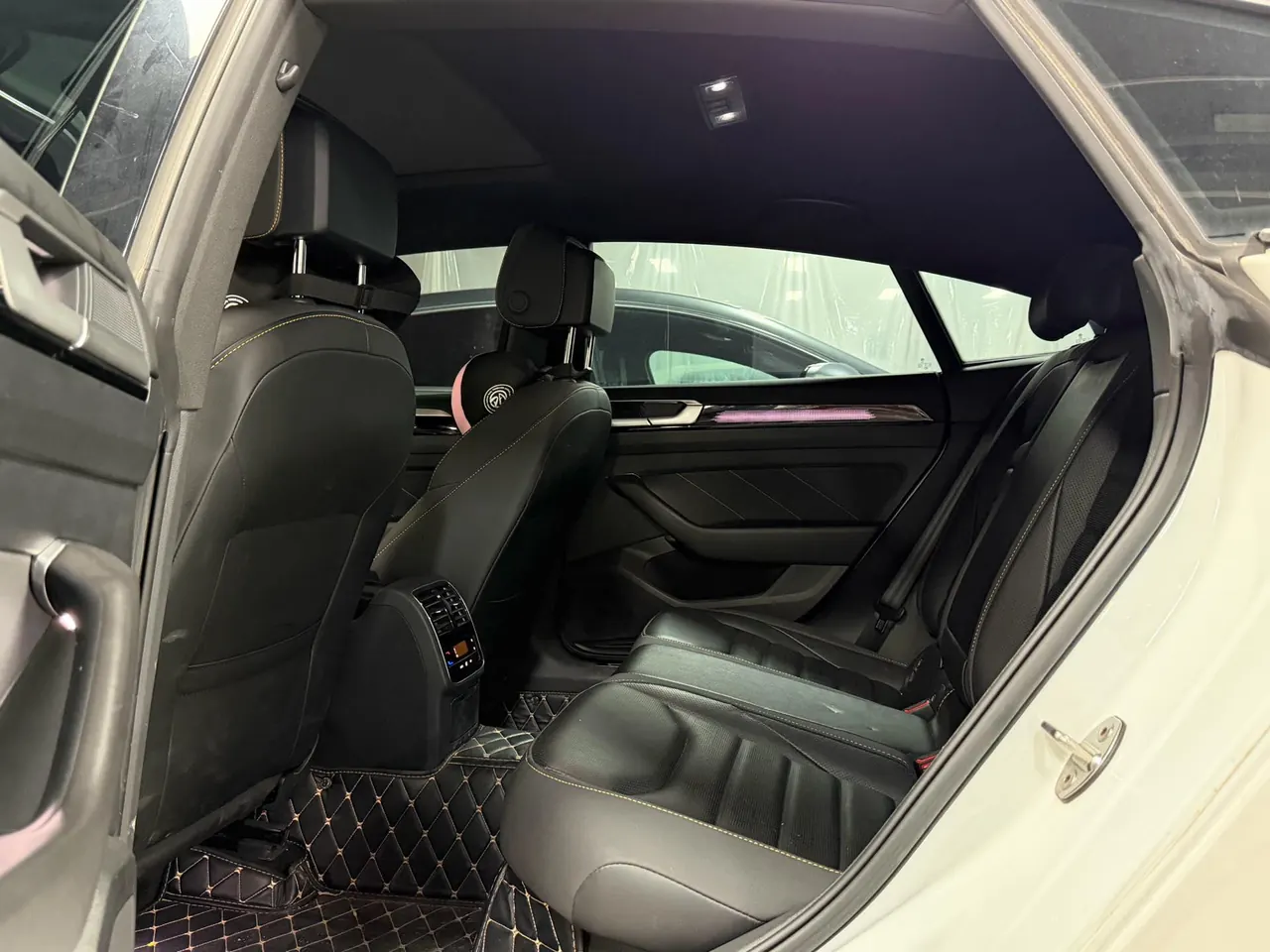 Volkswagen 2023 CC 2.0TSI 380TSI eye-catching automatic gear 5
