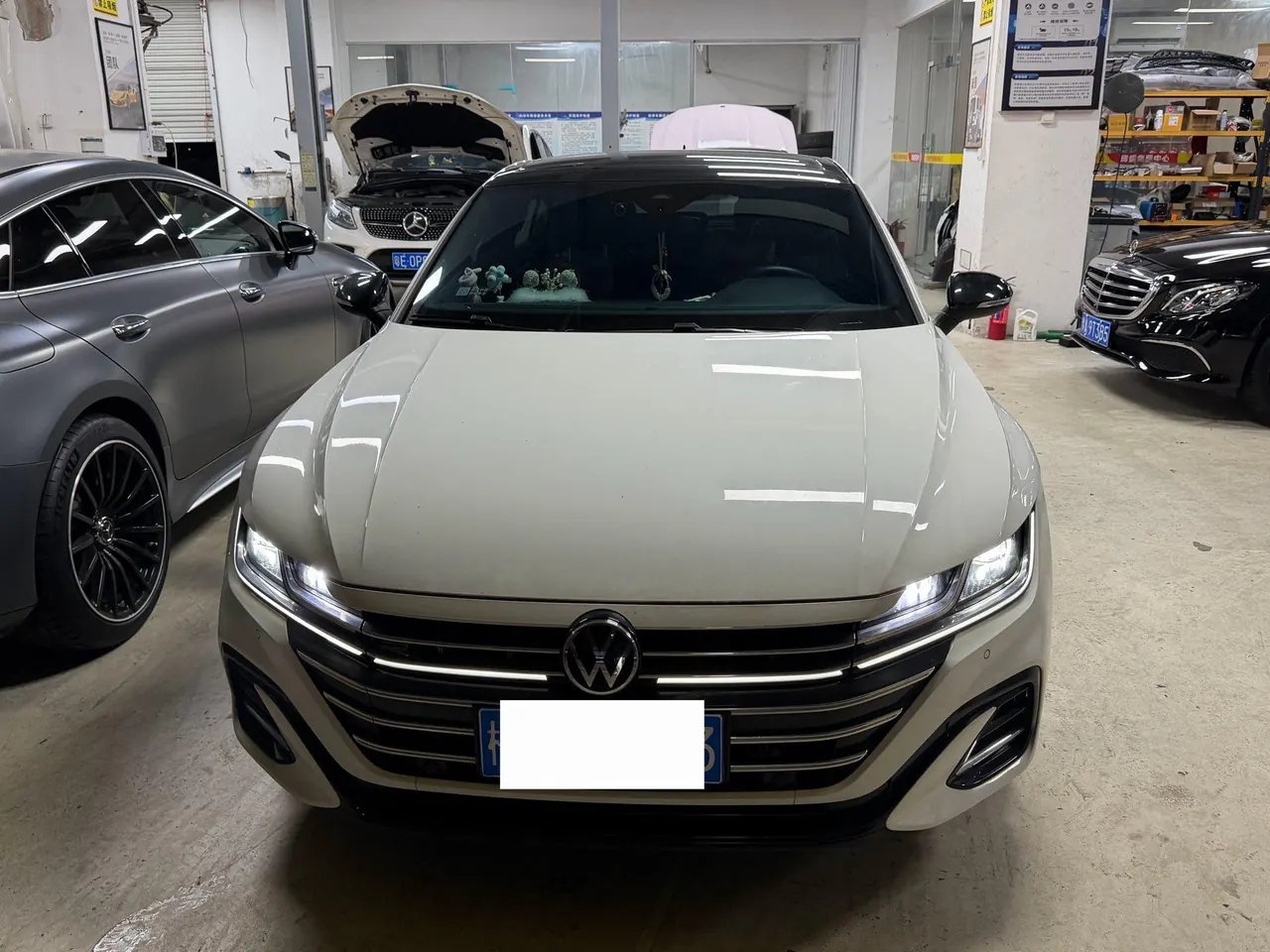 Volkswagen 2023 CC 2.0TSI 380TSI eye-catching automatic gear 6