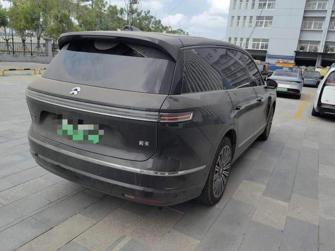 NIO 2026 ES8 6-seat executive deluxe automatic gear 3