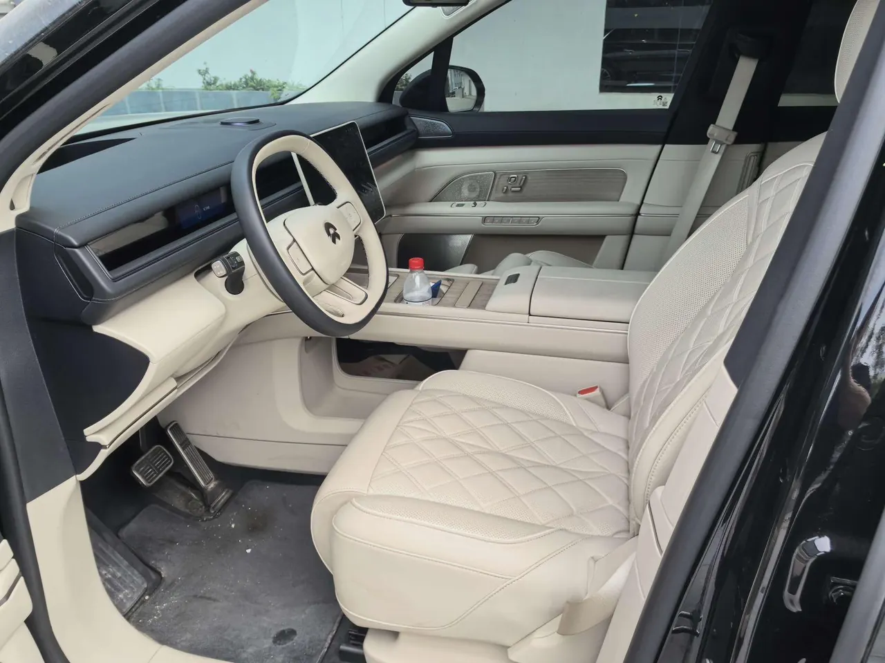 NIO 2026 ES8 6-seat executive deluxe automatic gear 4