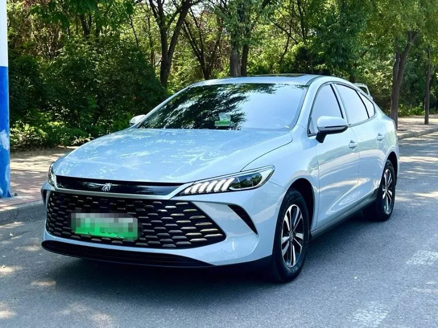 BYD 2026 Qin PLUS DM-i 1.5 stepless 210KM aggressive automatic gear - View 1