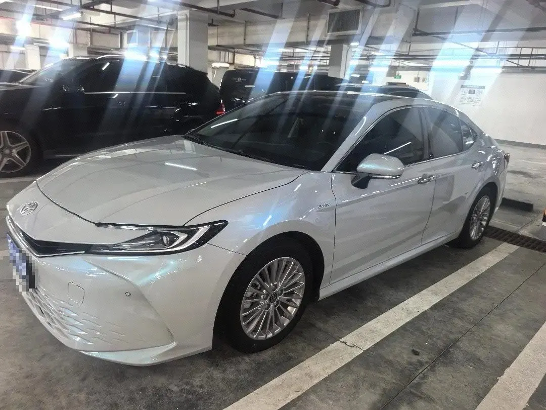 Open image lightbox: Toyota 2024 Camry Dual Engine 2.0HG Stepless Premium Edition Automatic Gear