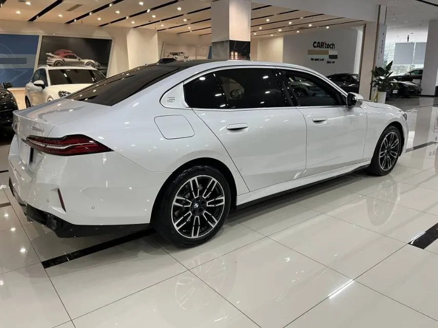 BMW 5 Series 2026 model 530Li 48V 2.0T Leading Edition M Sport Package Automatic 7