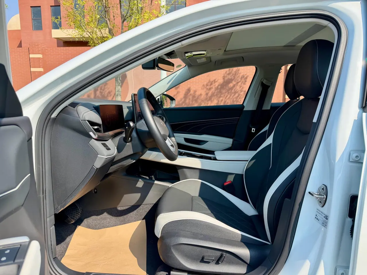Volkswagen 2026 Sagittarius L 1.5TSI 300TSI Luxury Automatic 4