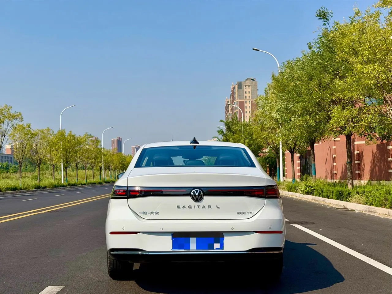 Volkswagen 2026 Sagittarius L 1.5TSI 300TSI Luxury Automatic 8