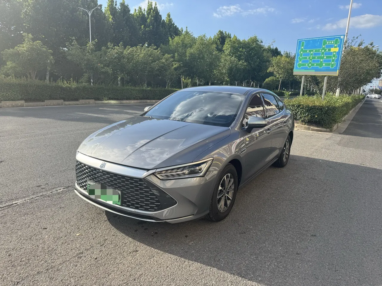 BYD 2023 Qin PLUS DM-i 1.5 stepless champion version leading 55KM automatic gear - View 1