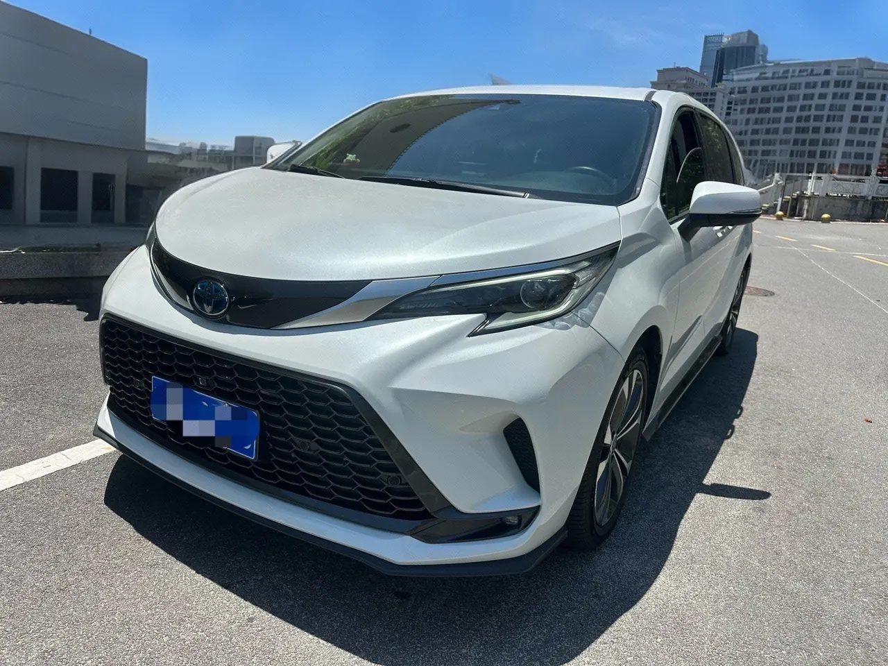 Toyota 2023 Grevia HYBRID 2.5 Stepless Premium PLUS Edition Automatic Gear - View 1
