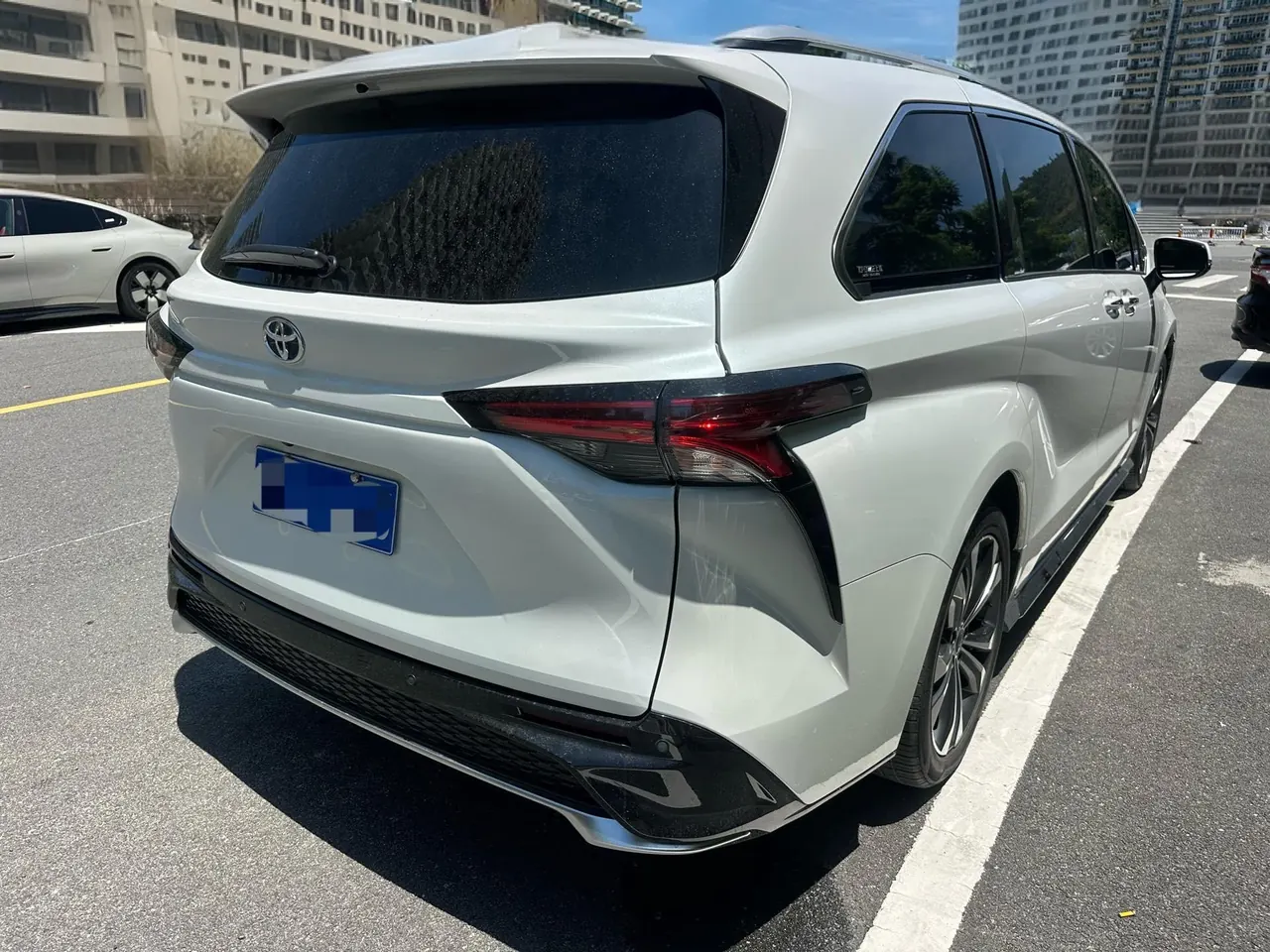 Toyota 2023 Grevia HYBRID 2.5 Stepless Premium PLUS Edition Automatic Gear 2