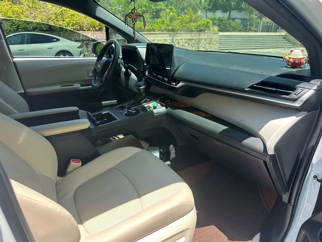 Toyota 2023 Grevia HYBRID 2.5 Stepless Premium PLUS Edition Automatic Gear 3
