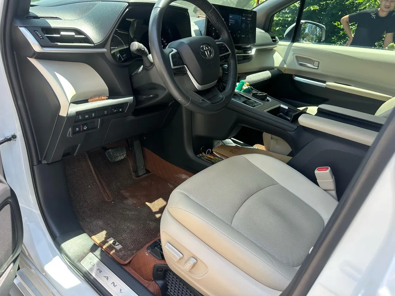Toyota 2023 Grevia HYBRID 2.5 Stepless Premium PLUS Edition Automatic Gear 5