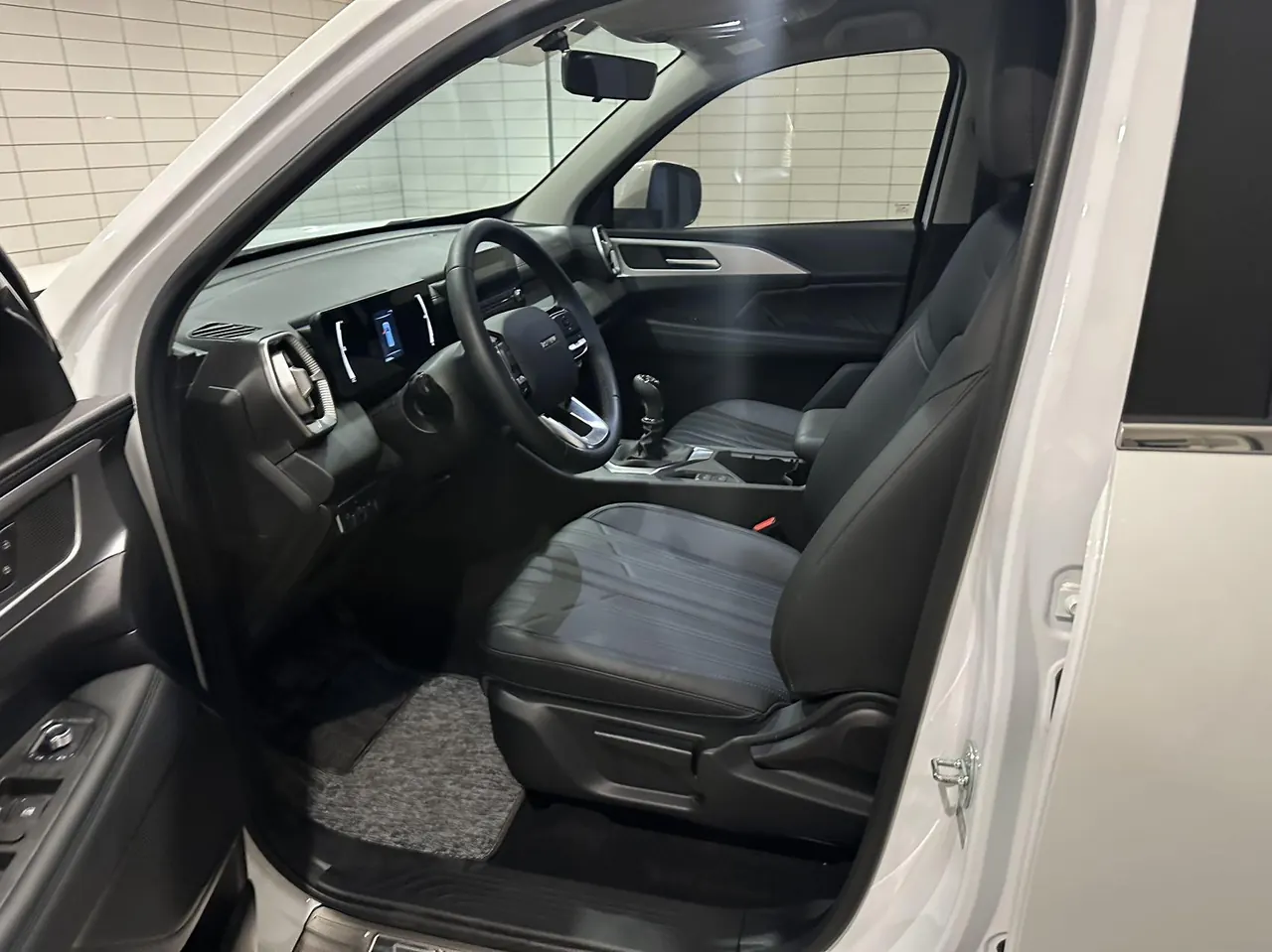Haval 2023 H5 2.0T Two-Drive Gasoline Return to Custom Manual Gear 6