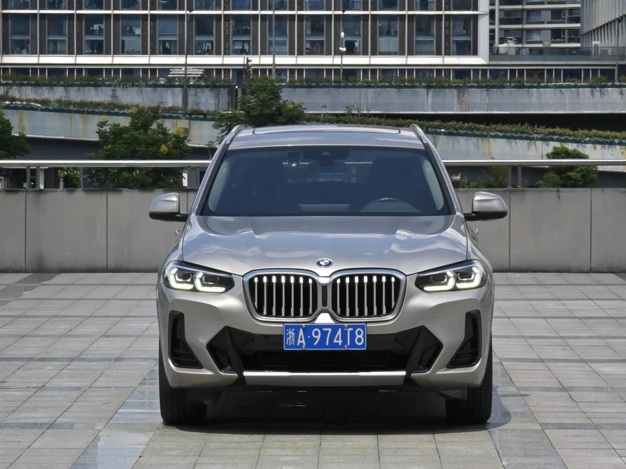BMW 2022 X3 xDrive25i 2.0T M sports suit (changed) automatic gear 2