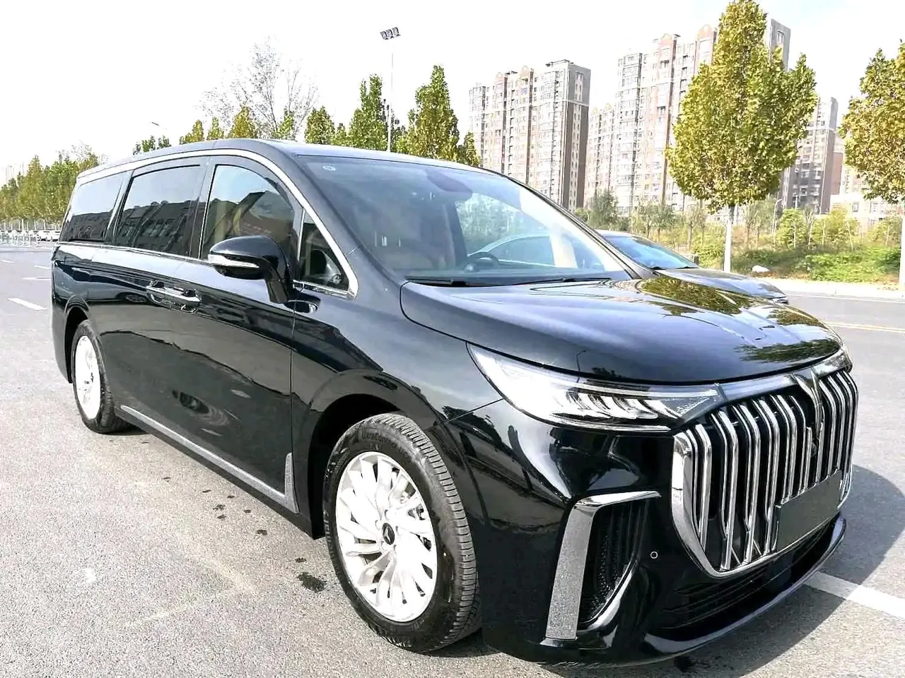 Voyah 2024 Dreamers PHEV 1.5T Long Endurance Excellent Edition Automatic Gear 3