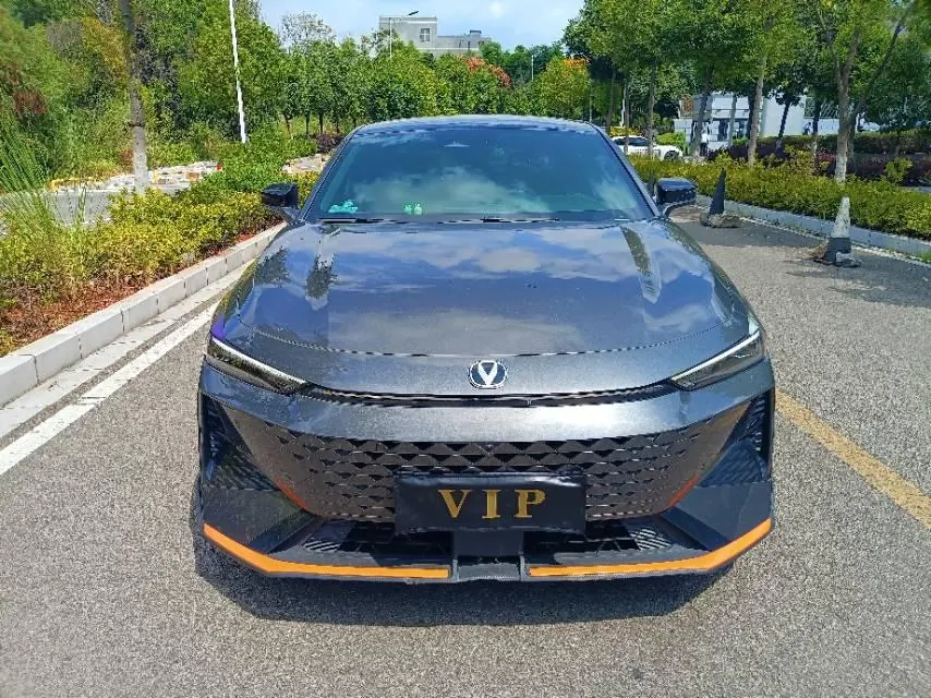 ChangAn 2024 UNI-V 1.5T Distinguished Sports Automatic 2