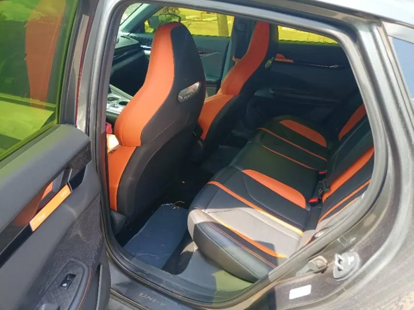 ChangAn 2024 UNI-V 1.5T Distinguished Sports Automatic 6