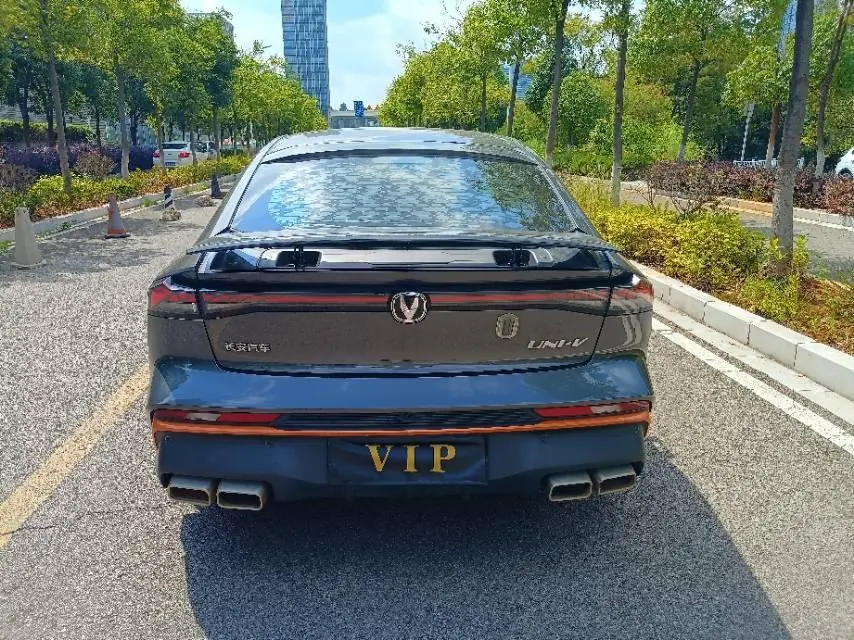 ChangAn 2024 UNI-V 1.5T Distinguished Sports Automatic 8