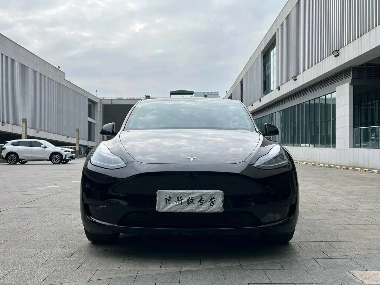 Tesla 2022 Model Y rear-wheel drive version (facelift) automatic gear 2