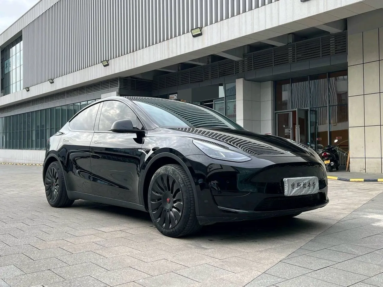 Tesla 2022 Model Y rear-wheel drive version (facelift) automatic gear 3