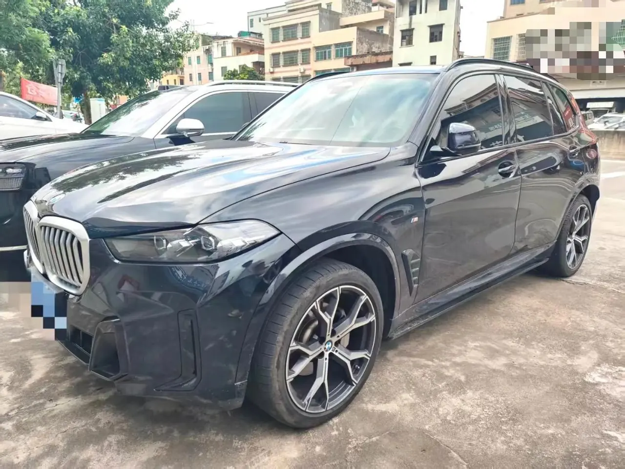 BMW 2023 X5 xDrive30Li 48V 2.0T exclusive m sports obsidian night suit automatic gear - View 1