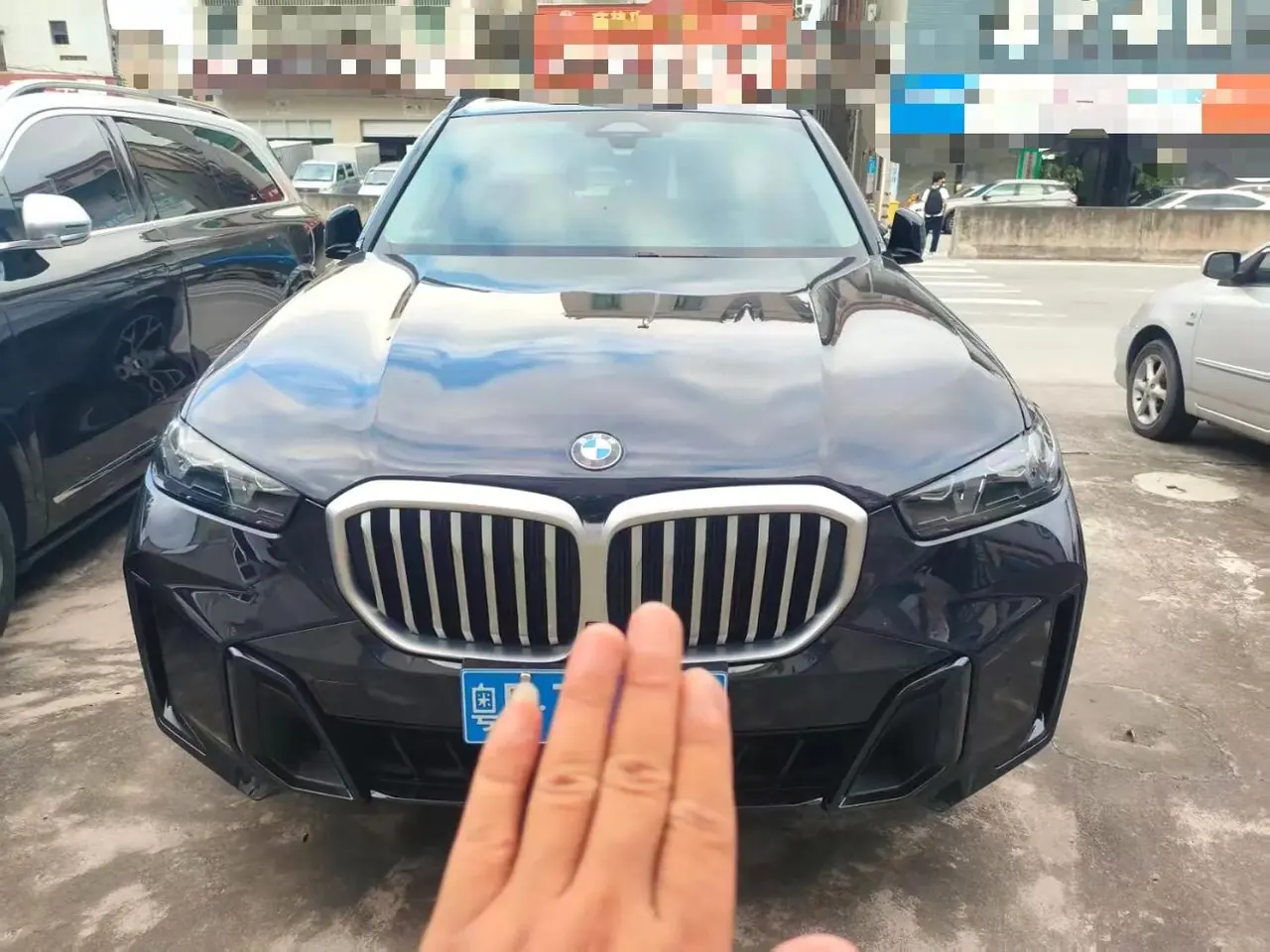 BMW 2023 X5 xDrive30Li 48V 2.0T exclusive m sports obsidian night suit automatic gear 2