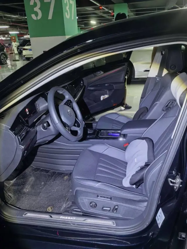Volkswagen 2024 Passat 2.0TSI 380TSI Deluxe Edition Automatic 5