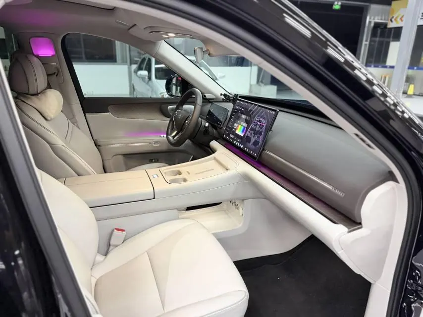 Leapmotor 2026 D 19 720 Zhizun Edition 7-seat Automatic Gear 3
