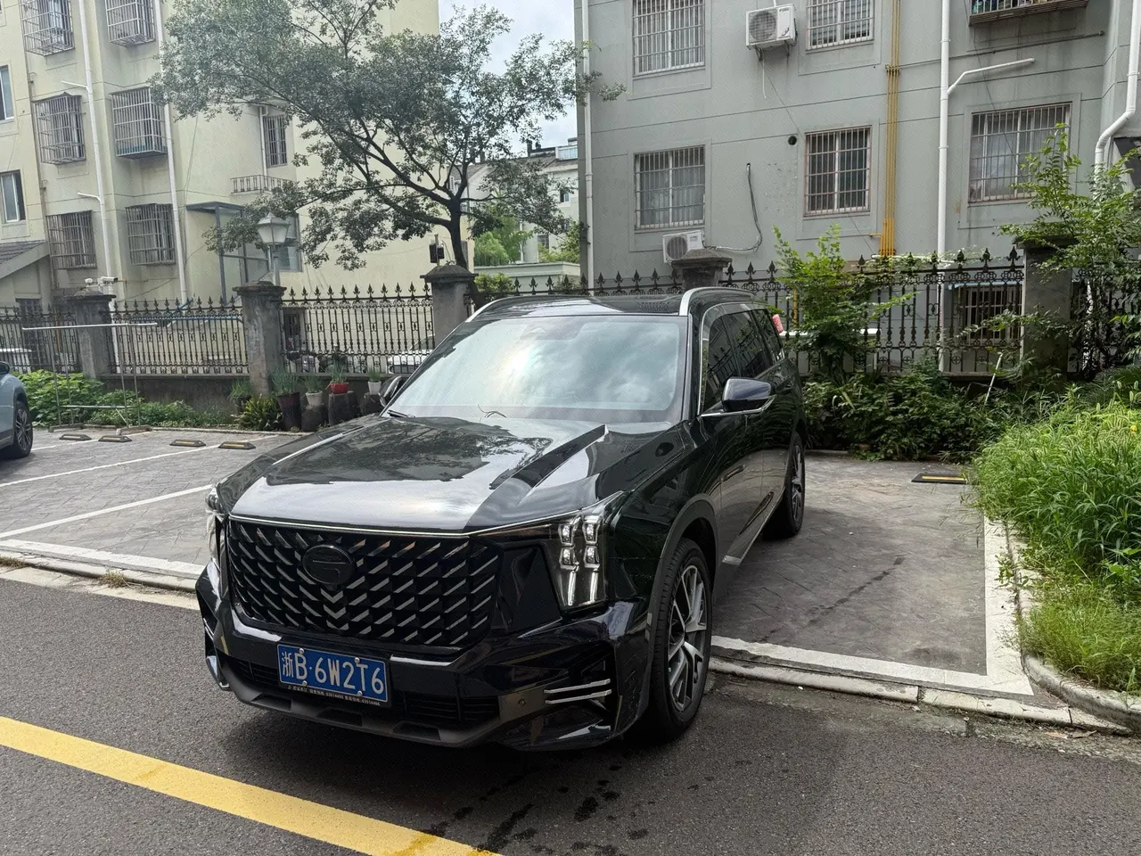 Chuanqi 2022 GS8 2.0TGDI Two-Drive Deluxe Zhilian Edition Seven-seat Automatic Gear - View 1
