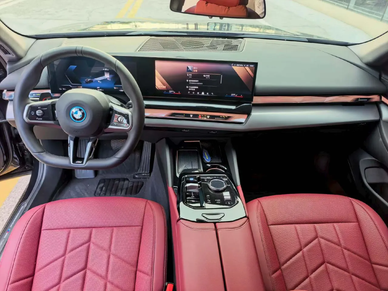 BMW 2025 i5 eDrive 35L M sports suit automatic gear 5