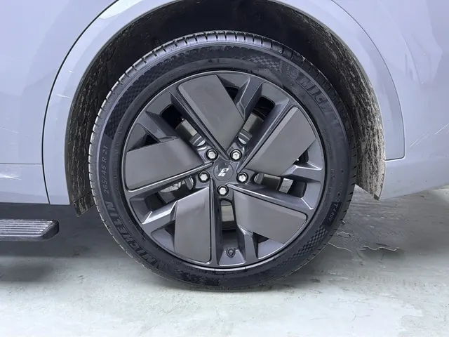 Li 2025 L9 Ultra Smart Refresh Edition Automatic Transmission 7