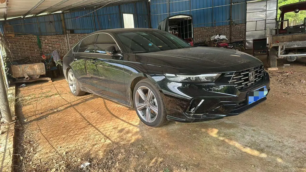 Honda 2025 11th Generation Accord 1.5T Stepless 260TURBO Premium Edition Automatic Gear 3