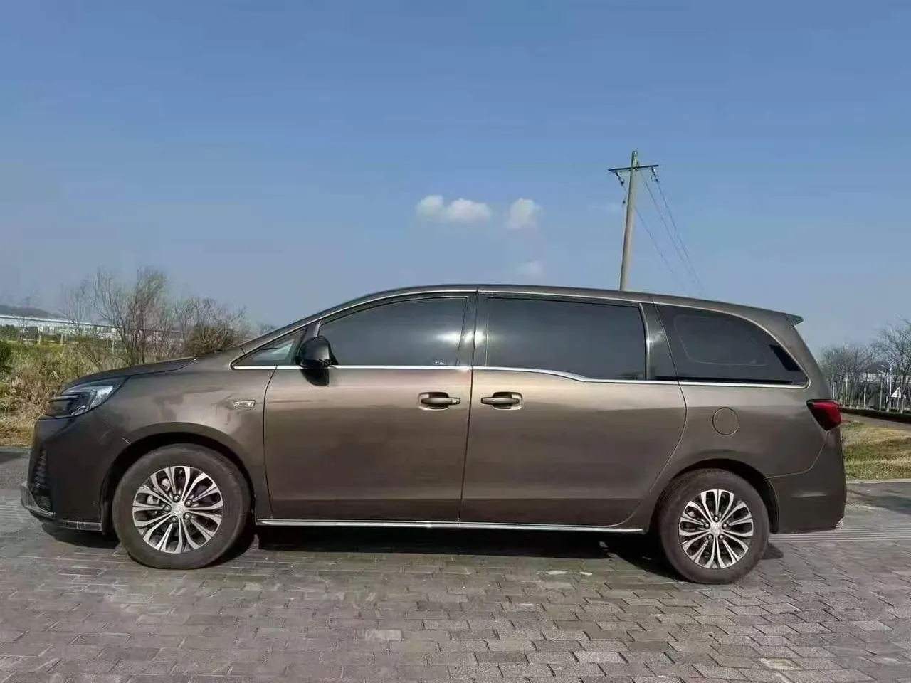 Buick 2023 GL8 Land Business Class 48V 2.0T 652T Smart Luxury Automatic Gear 4