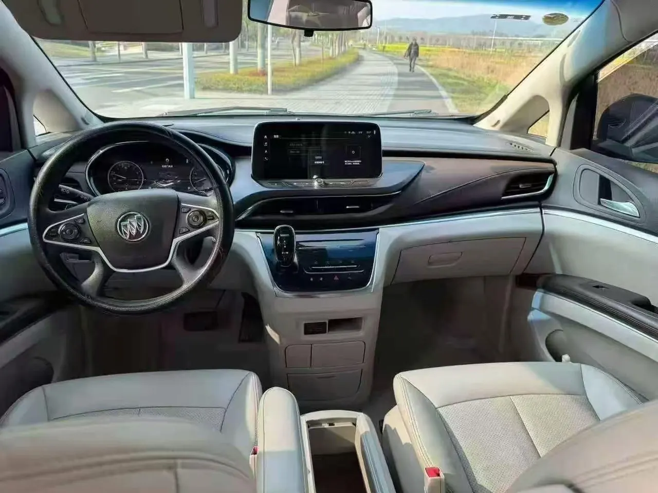 Buick 2023 GL8 Land Business Class 48V 2.0T 652T Smart Luxury Automatic Gear 5